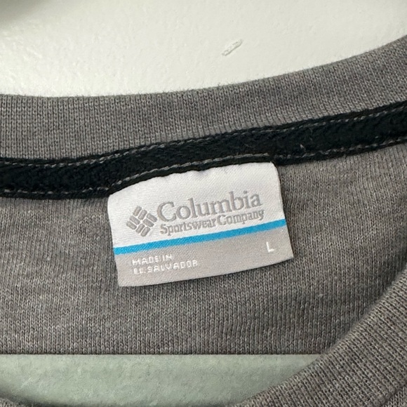 Columbia Gray Sweater bears pine tree and plaid graphic - Picture 3 of 5